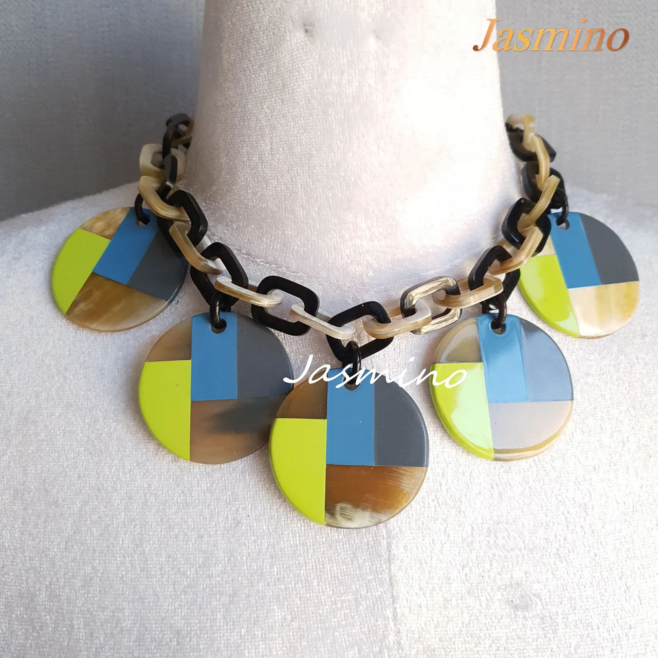 Charming Buffalo Horn Necklace J17865, Made by Natural Material