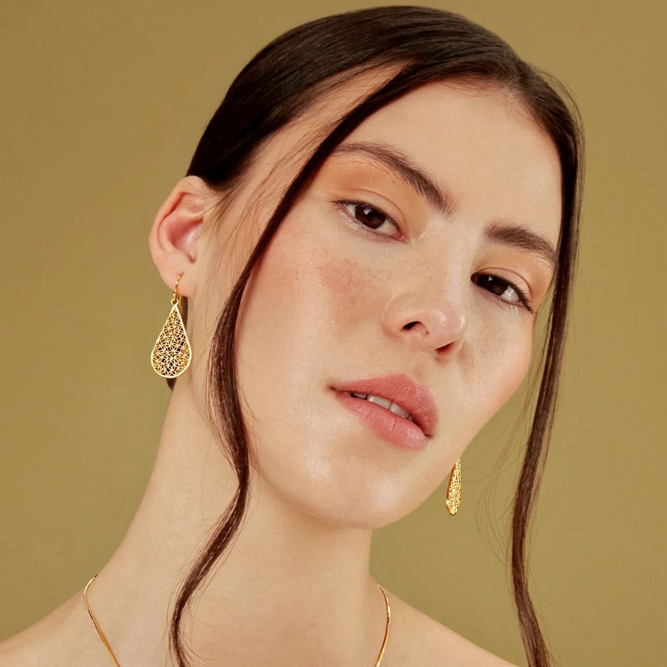FLORA GOLD MEDIUM EARRINGS FILIGREE