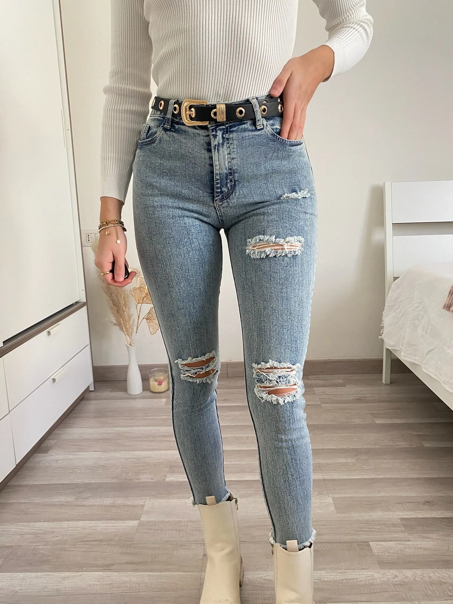 Jeans con strappi bagno chiaro
